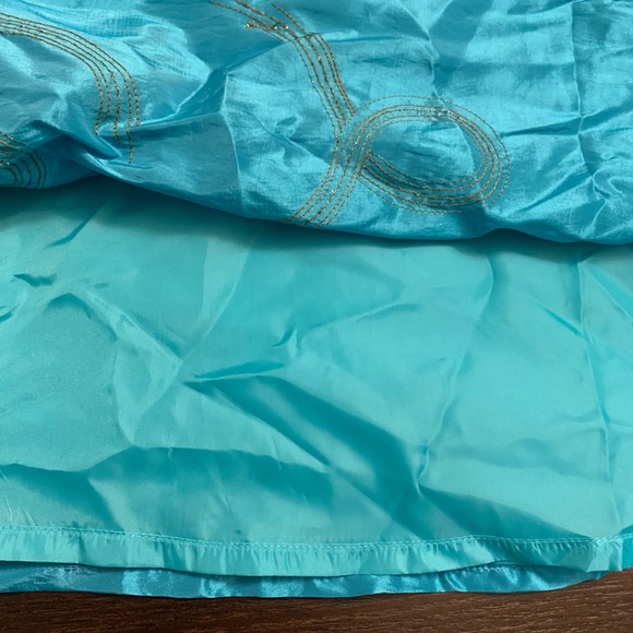 Turquoise Blue Polyester Satin A-Line Skirt with Sequin Swirl Design Size Medium - Picture 4 of 7